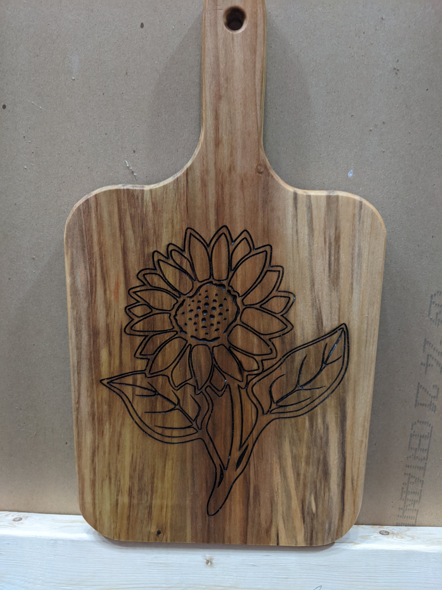 Cutting Board with engraved Sunflower for every kitchen